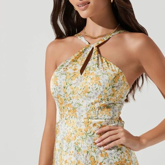 NWT ASTR the Label Sandrine Floral Halter Midi Dress - mordernwear.com NWT ASTR the Label Sandrine Floral Halter Midi Dress - mordernwear.com